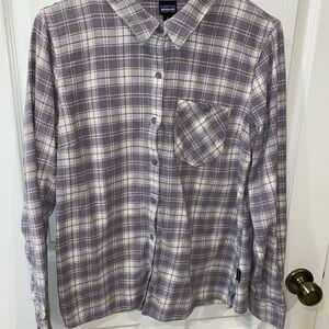 🌟Barely Worn🌟Patagonia Purple Button Down Flannel